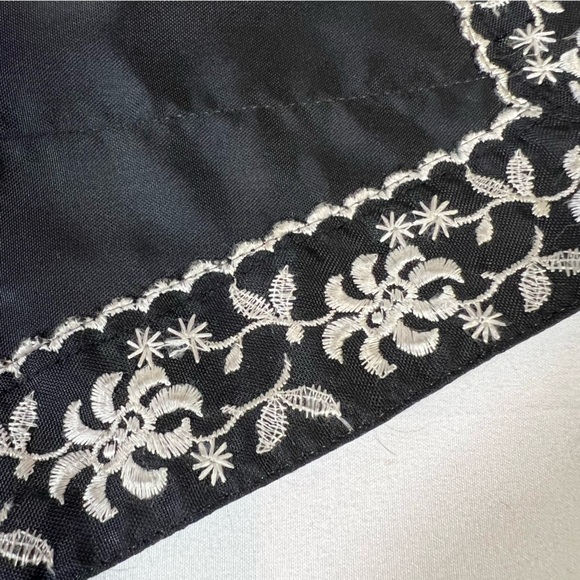 Vintage Queen Brand by Gruen Co. Cocktail Hostess Half Embroidered Apron - Picture 13 of 16